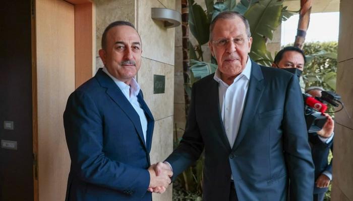 وصل وزير الخارجية الروسي إلى أنطاليا مساء الأربعاء