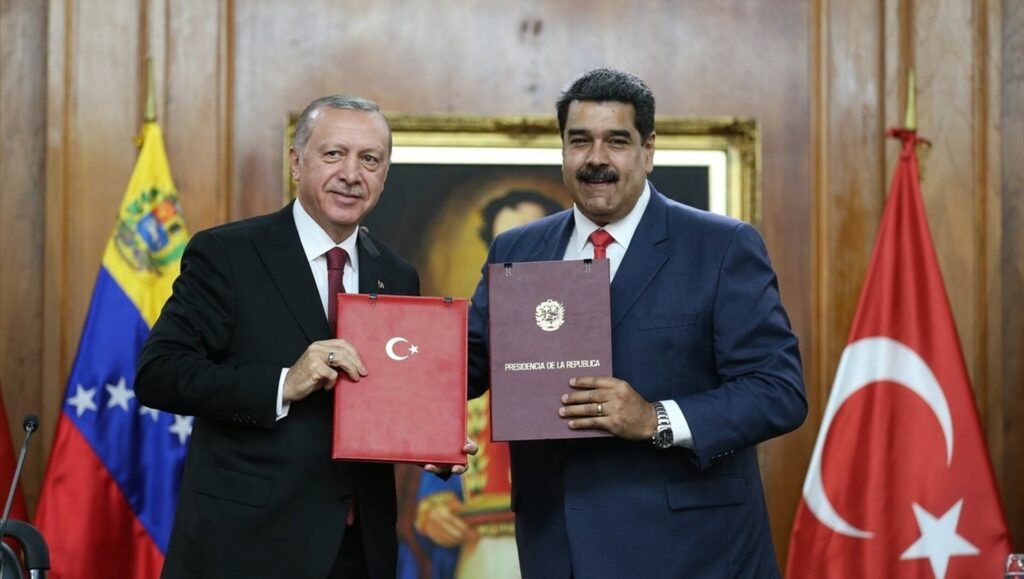  وقعت تركيا وفنزويلا مذكرات تفاهم؛ أحدها بين اتحاد وكالات السياحة التركية وشركة السياحة الحكومية الفنزويلية التابعة لوزارة السياحة، ومذكرة للتعاون بمجال حماية النبات، وأخرى للتعاون بين البنكين المركزيين للبلدين