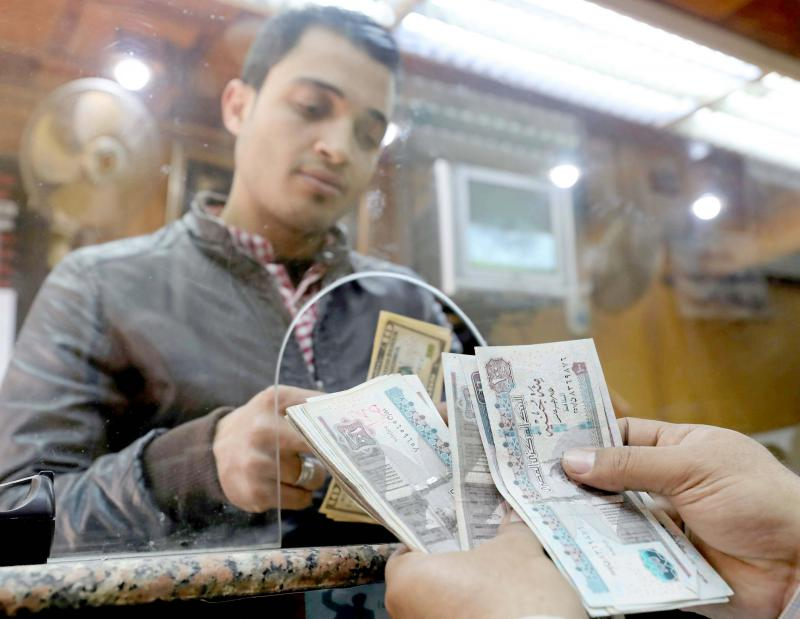 أزمة اقتصاد مصر تقوض نفوذها الإقليمي وتهدد الاستقرار المحلي